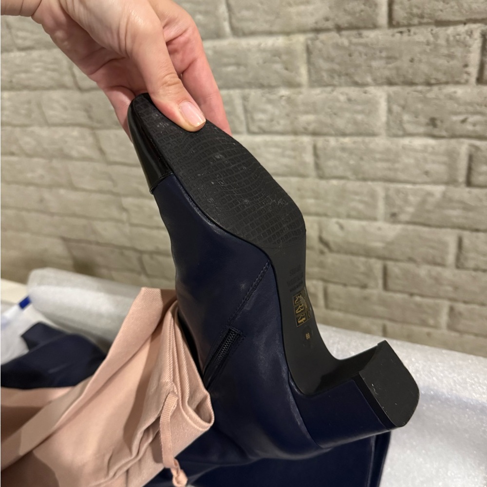 Stuart Weitzman  Milla cap toe - Picture 3 of 6